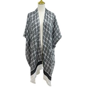 Kate Spade New York Noel Yarn Dyed Ruana Cream Black $128 Geometric Pattern NWT